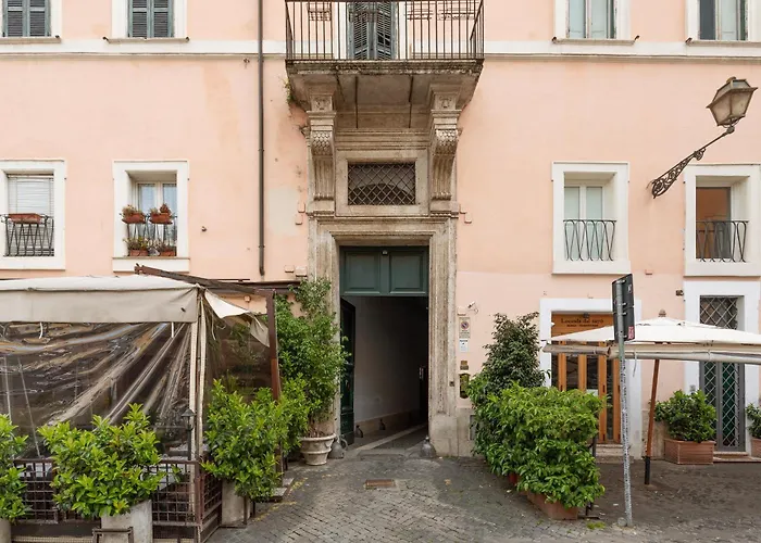Rubino Piazza San Calisto *